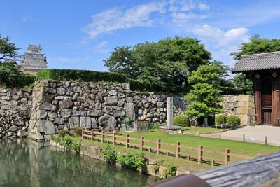 姫路城大手門前送水口