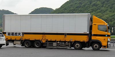 大虎運輸のトラック