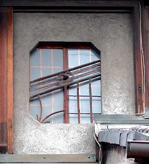 竹を利用した窓の細工