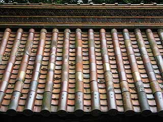 天津神社屋根瓦