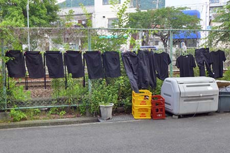 干されている焼き鳥屋さんのユニフォーム